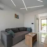 Andre Apartment